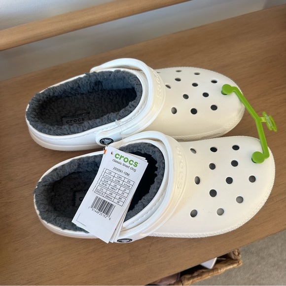 NWT CROCS Women’s 9, Men’s 7 Classic Lined Clog - Picture 11 of 16